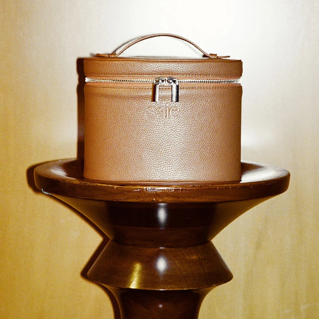 The Vanity Case Secondary image